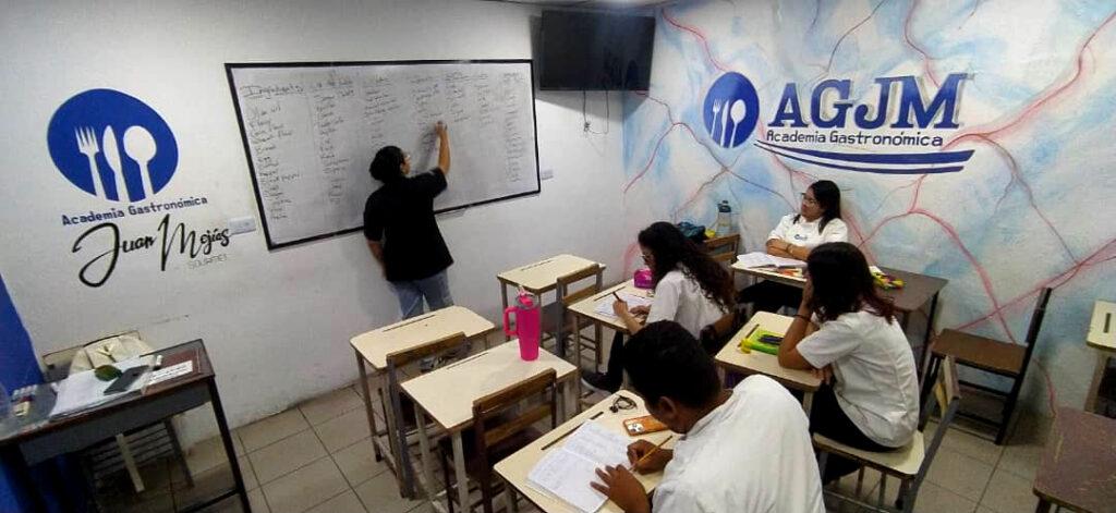 Academia-2c-1024x471 Descubre la Academia Gastronómica Juan Mejías: Tu puerta a un futuro culinario