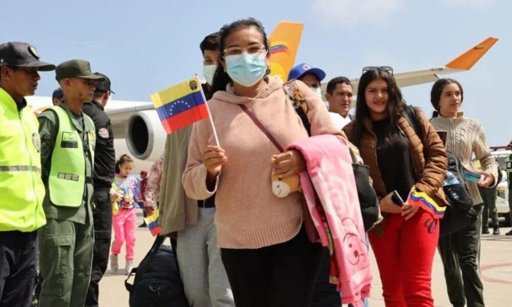 A través del Plan Vuelta a la Patria 242 venezolanos regresan al país este lunes 24F