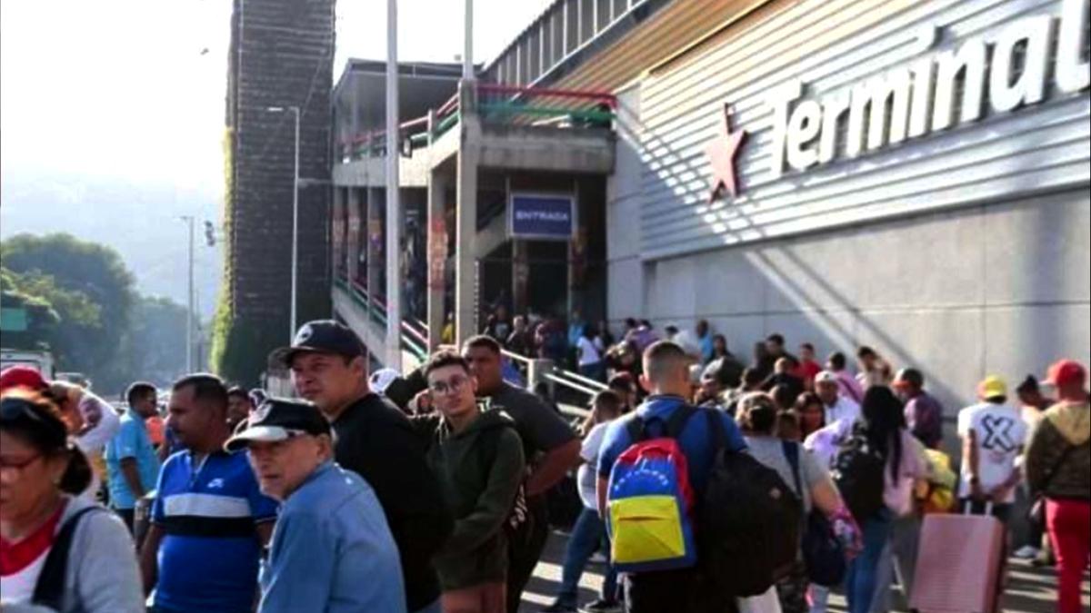 Más de 100 mil temporadistas retornan por el Terminal La Bandera tras culminar la Semana Mayor