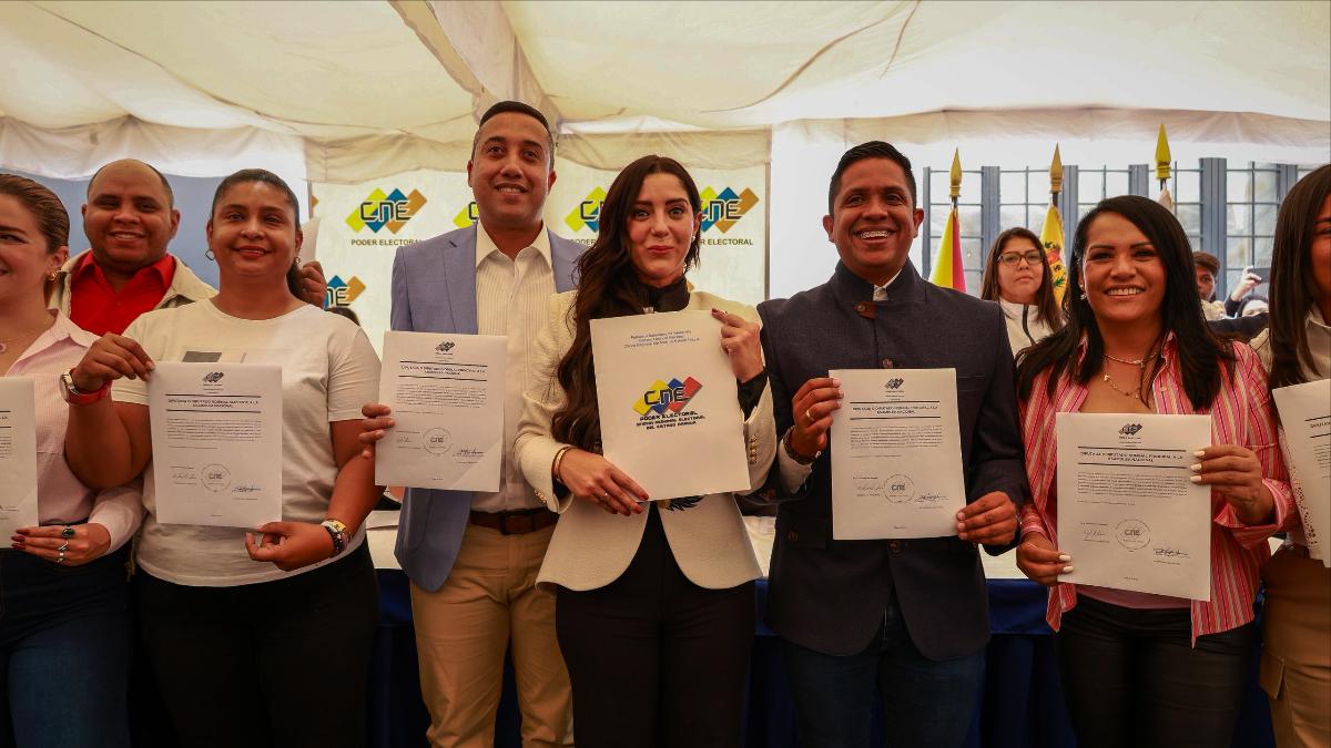 Joana Sánchez recibió acreditación como gobernadora de Aragua y asegura un “gobierno de cotidianidad"