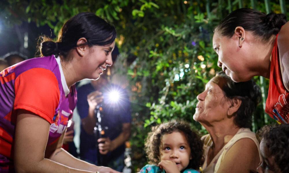 Candidata de la patria a la gobernación de Aragua efectuó casa a casa en Palo Negro