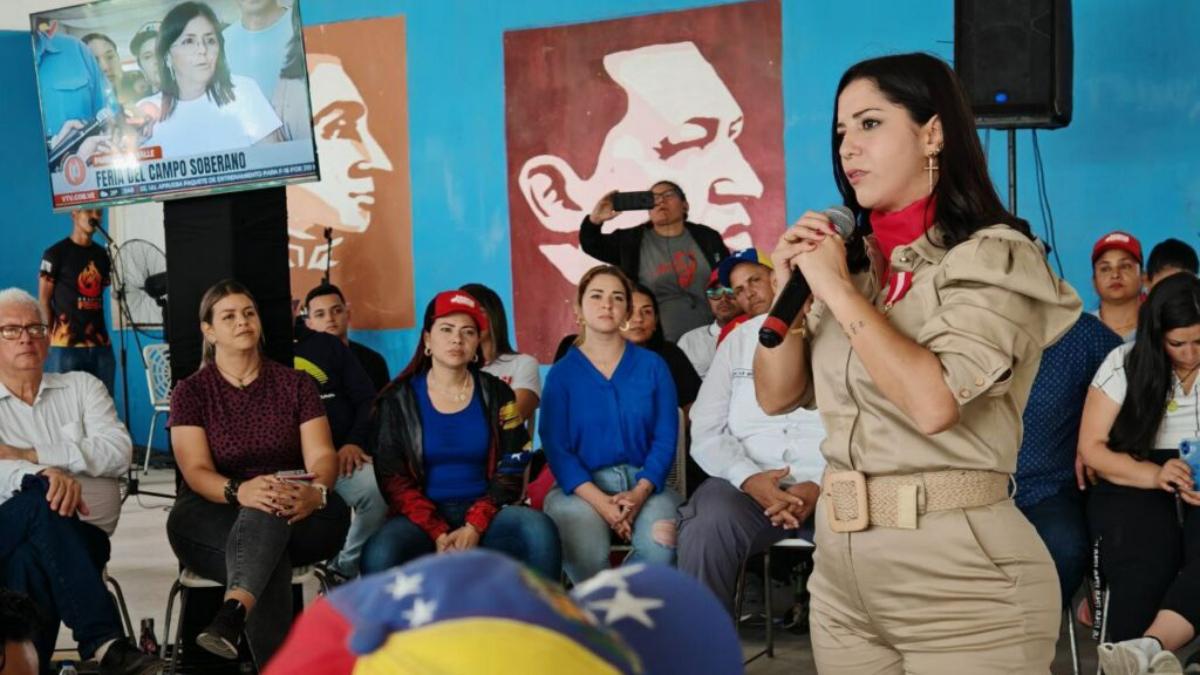 Joana Sánchez ratifica su compromiso con el Poder Popular durante Asamblea Comunera