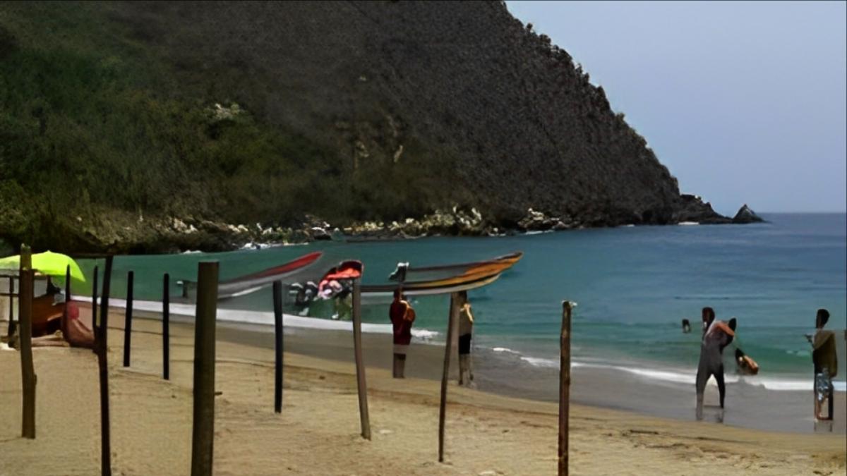 Encuentran con vida a pescadores que naufragaron en Puerto Maya