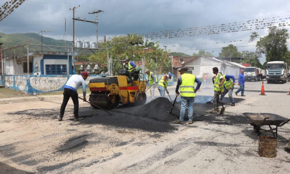 Proyecto comunitario se concreta con 70 toneladas de asfalto en la calle La Línea de El Consejo
