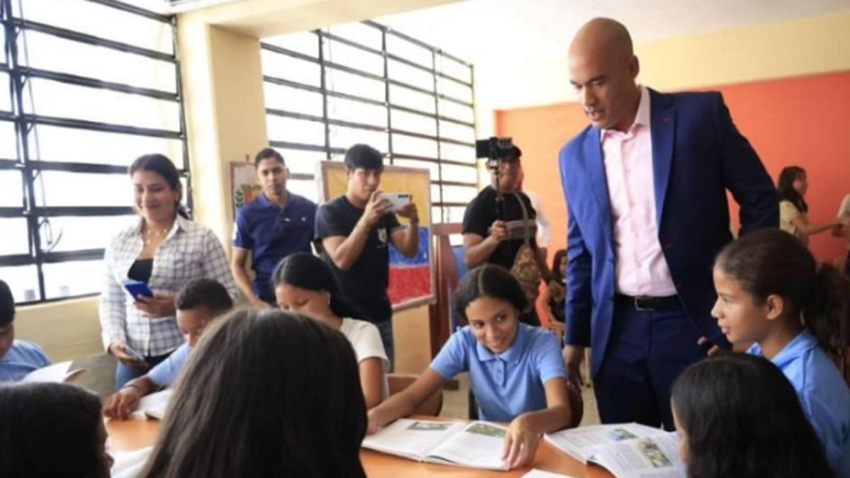 Anuncian inicio del año escolar 2025-2026 para el 15 de septiembre con 900 escuelas rehabilitadas