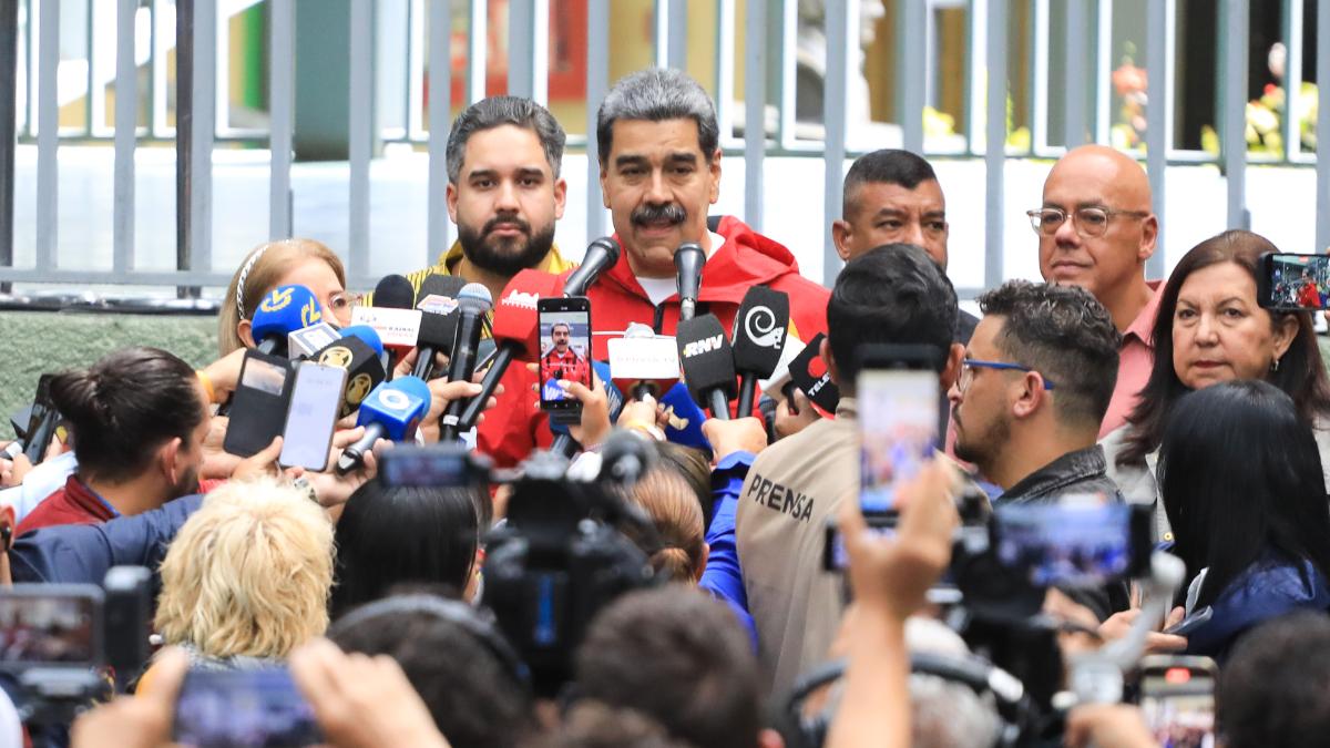 Presidente Maduro ejerce su derecho al voto este 27 de julio