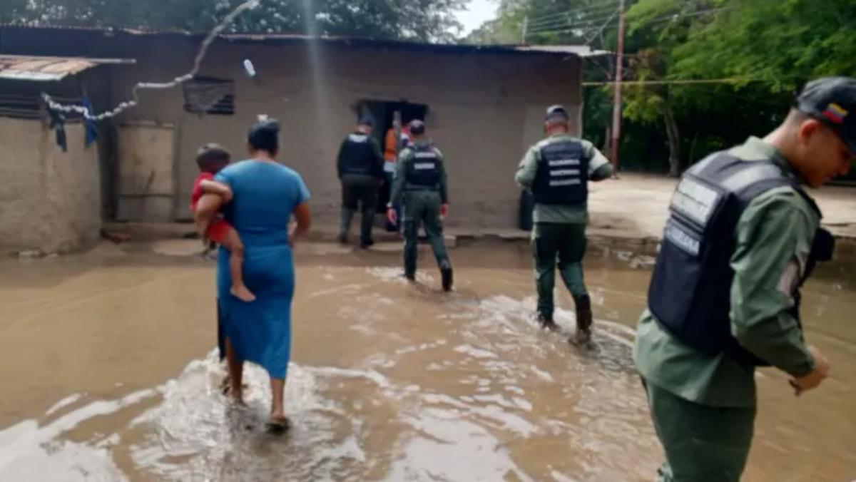 52 familias más evacuadas en Anzoátegui por crecida histórica del río Orinoco
