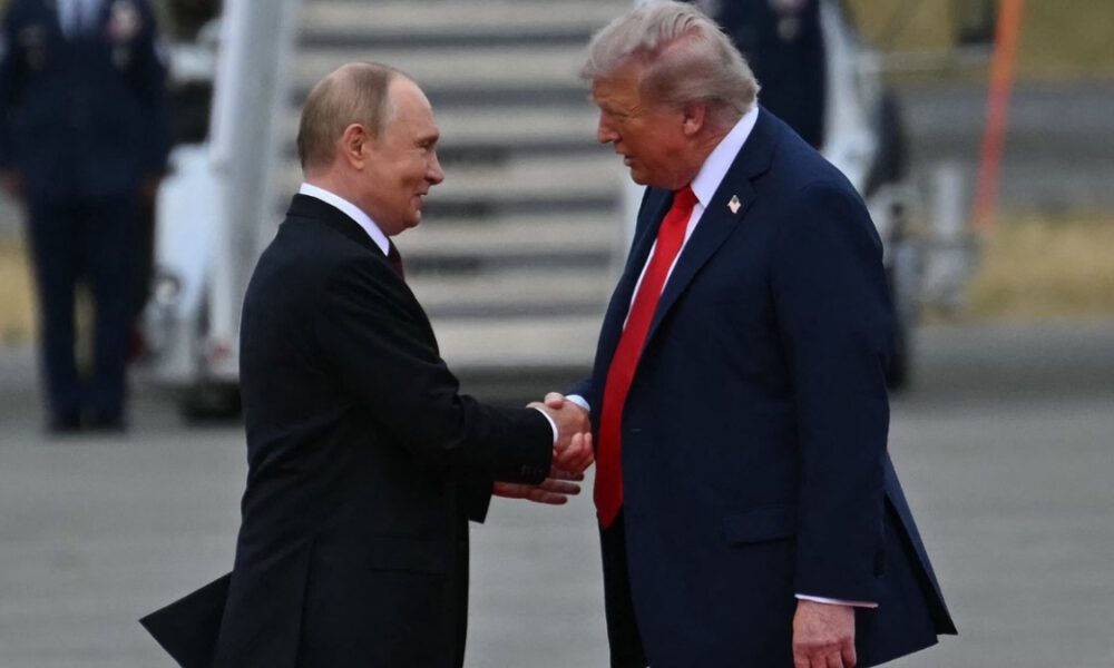 Trump y Putin se reúnen en Alaska en cumbre clave para Ucrania