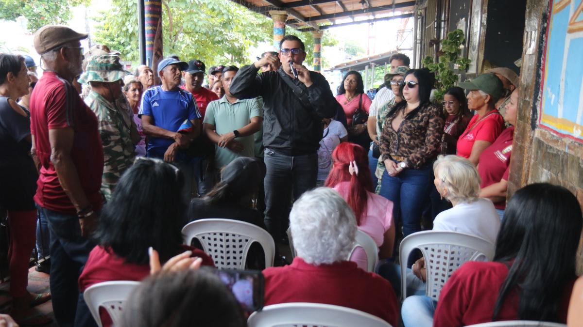 Revenga moviliza a milicianos en jornada patriótica contra injerencia extranjera