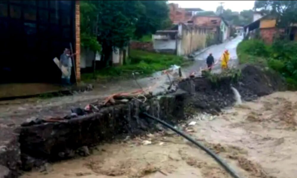 Lluvias en Táchira derrumban viviendas y saturan quebradas: alerta en 24 municipios
