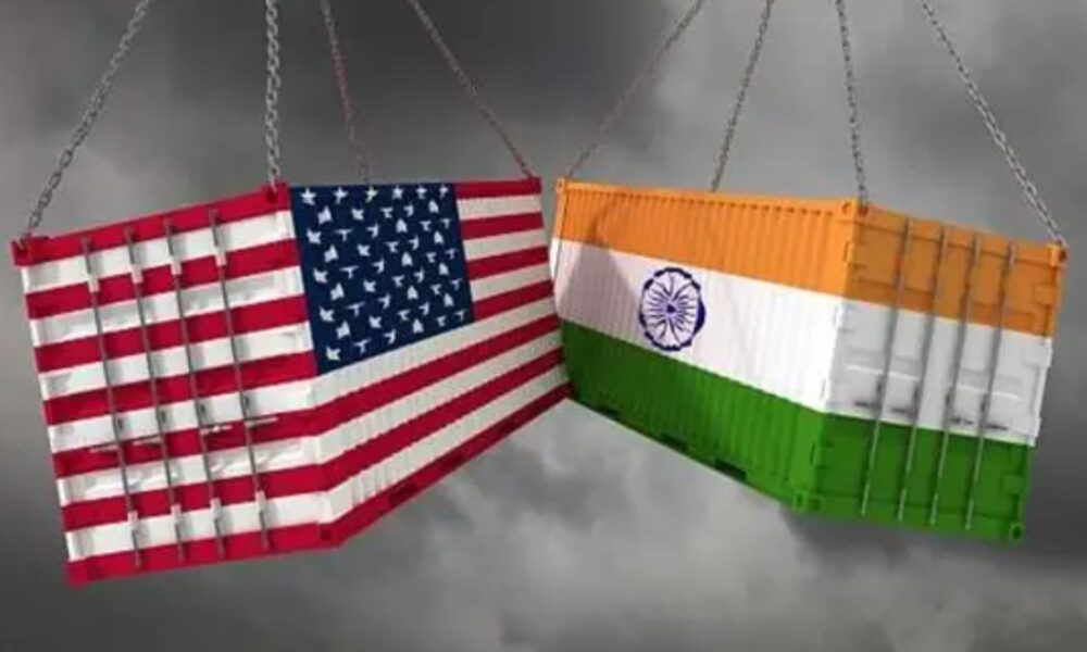 Trump amenaza con subir aranceles a India por comprar petróleo ruso