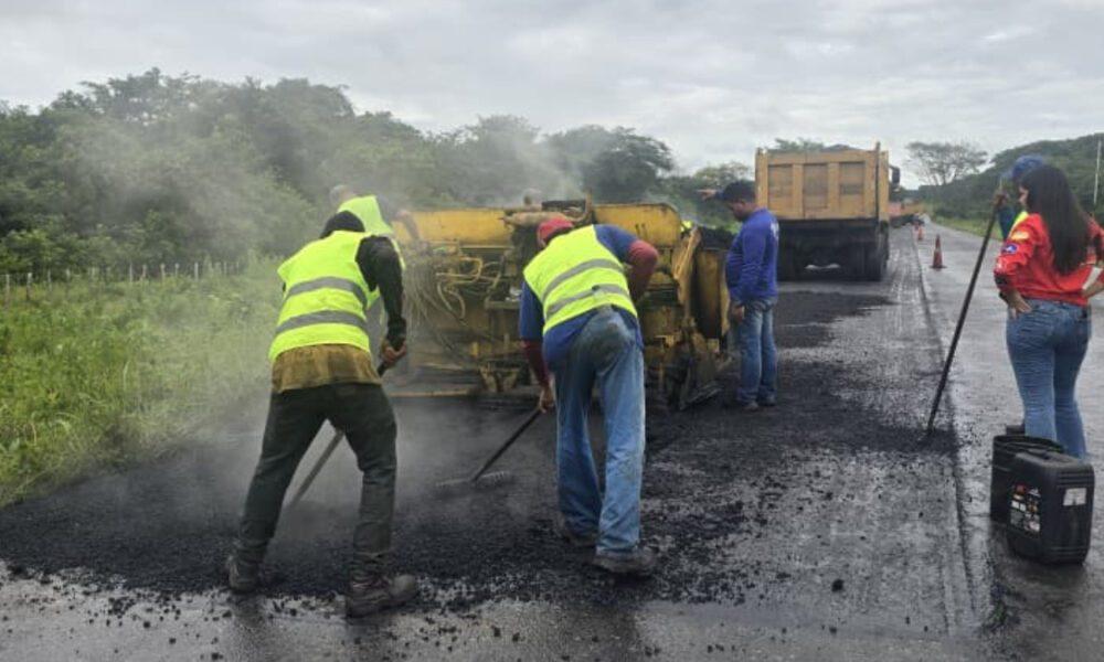Inician rehabilitación de la Troncal 8 en Aragua con 200 toneladas de asfalto