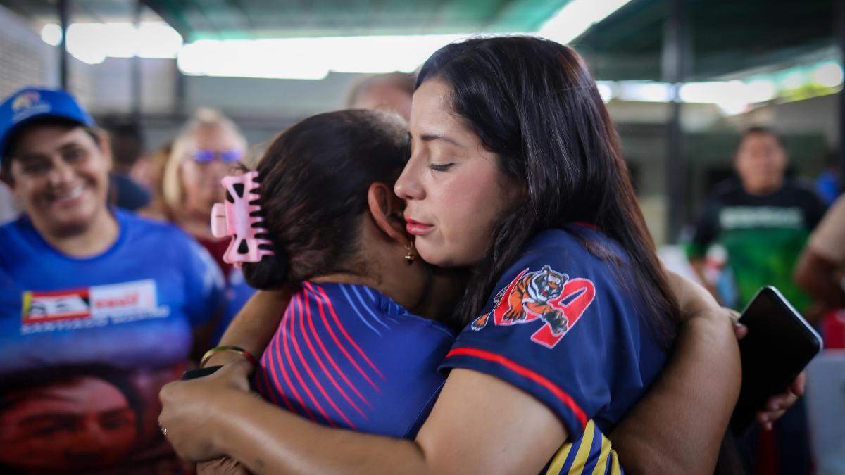 Gobernadora Joana Sánchez lideró Jornada "Ayudas con Amor" a jefes de UBCH en Mariño