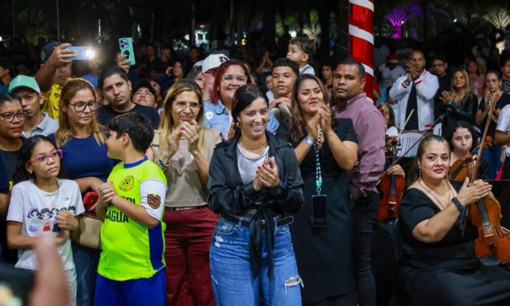 Parque Acuático de Aragua estrena horario nocturno tras masiva fiesta de navidad
