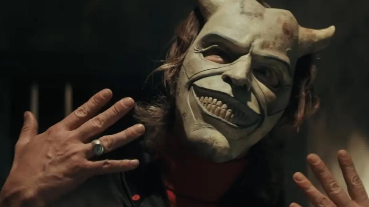 "Teléfono Negro 2" lidera taquilla con 42 millones en estreno mundial