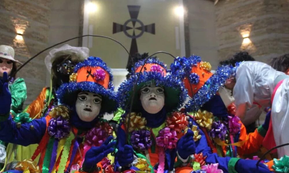 Sanare se viste de colores en fiesta de los Zaragozas