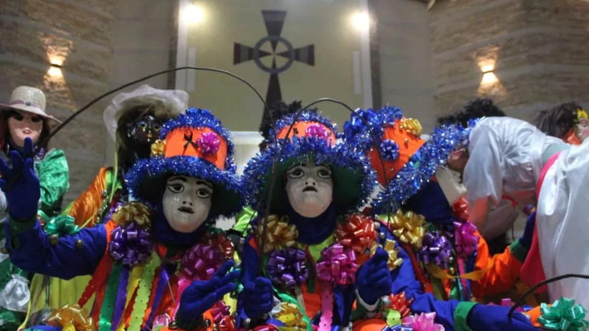 Sanare se viste de colores en fiesta de los Zaragozas