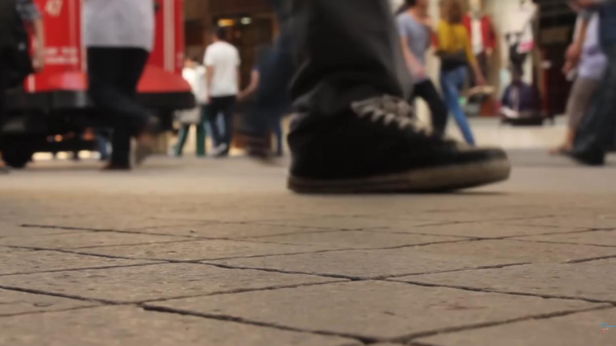 Estados Unidos: el país donde caminar es un acto sospechoso