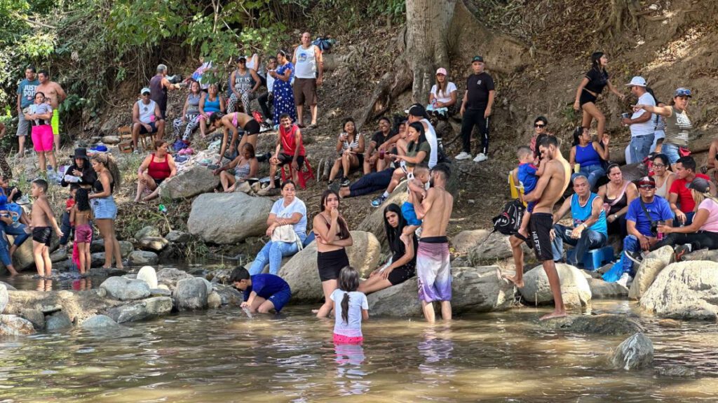 Balnearios de Ribas recibieron masiva afluencia en Carnaval