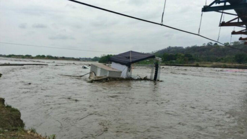 Rescatadas cinco personas por crecida del río Guanare
