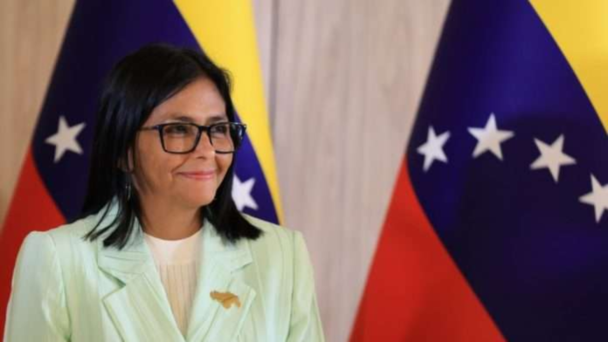 Presidenta Delcy Rodríguez denuncia que paro de transporte se preparó en el exterior