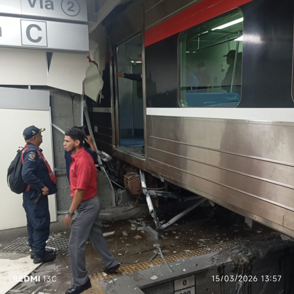 ta1-1024x1024 Tren de los Valles del Tuy descarrila e impacta contra muro en estación de Caracas + Fotos