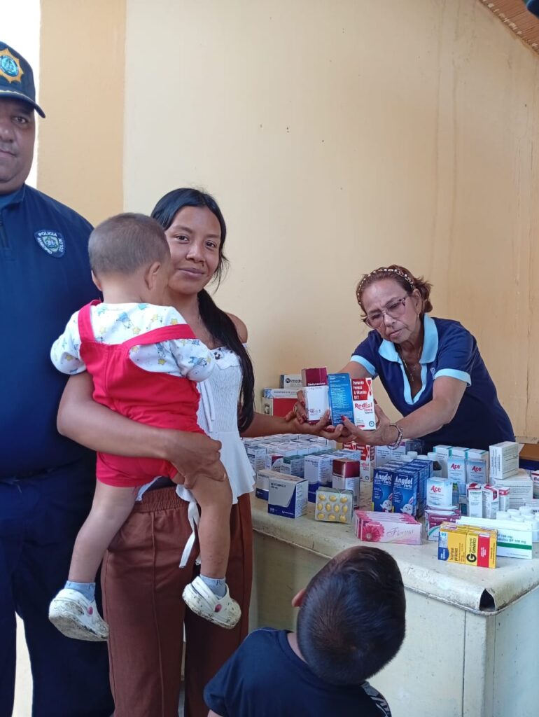 colon-3-770x1024 Gobierno Bolivariano atiende a damnificados por lluvias en municipio Colón