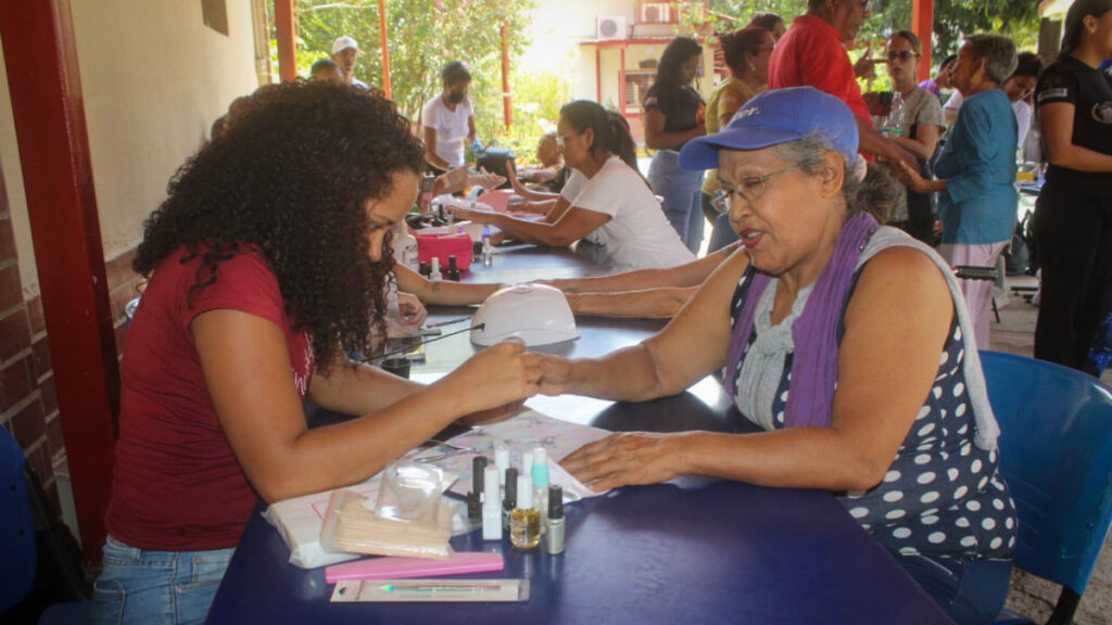 Juventud de Mariño activa atención integral para adultos mayores