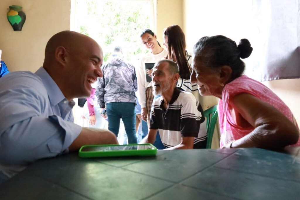 photo_2026-05-13_14-09-35-1024x682 Gobierno Bolivariano atiende abuelos y abre nuevo centro educativo en Aragua