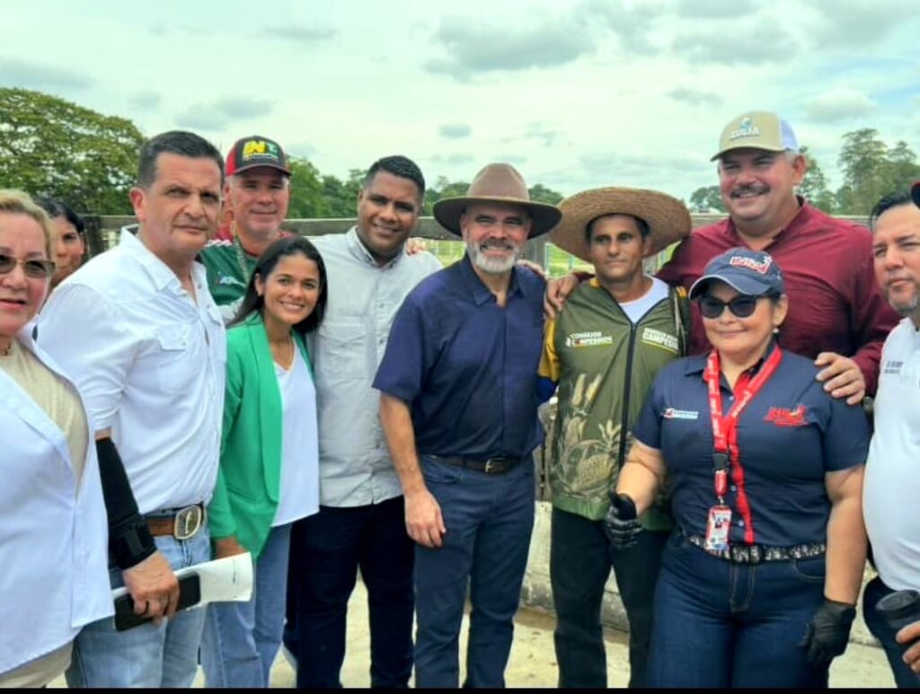 f503de33-6922-4edb-98d8-0a51d53bc8a9-1024x773 Zulia: Colón recibe vacunas, recursos y nueva maquinaria por parte del Gobierno Bolivariano