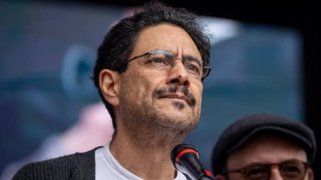 Iván Cepeda reconoce derrota y saluda a De la Espriella