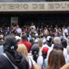 Maestros marcharon en Caracas al ministerio con 18 propuestas