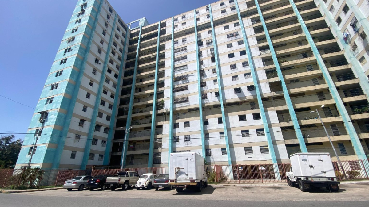 Más de 50 edificios en rojo por riesgo estructural en Aragua
