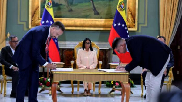 Corpoelec e IMPSA firman agenda para culminar obras del Sistema Eléctrico Nacional en Tocoma