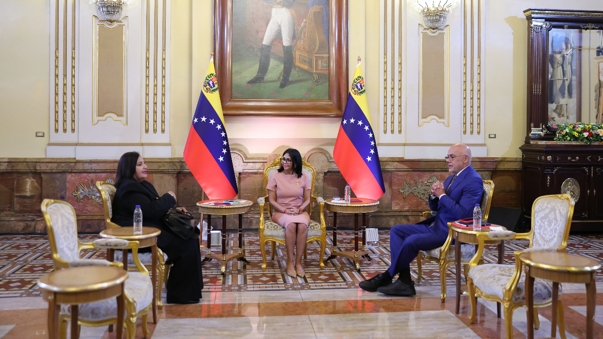 Delcy Rodríguez anuncia acuerdos para liberar oro en Inglaterra