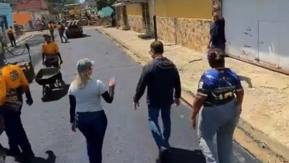 Recuperan calles y colectores en la Comuna Gran Carpiera en Cagua