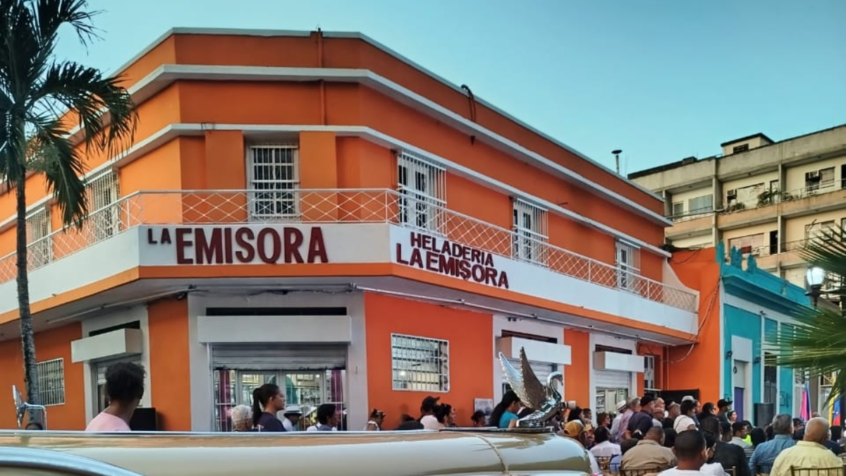 Ribas declara a la Heladería La Emisora patrimonio victoriano